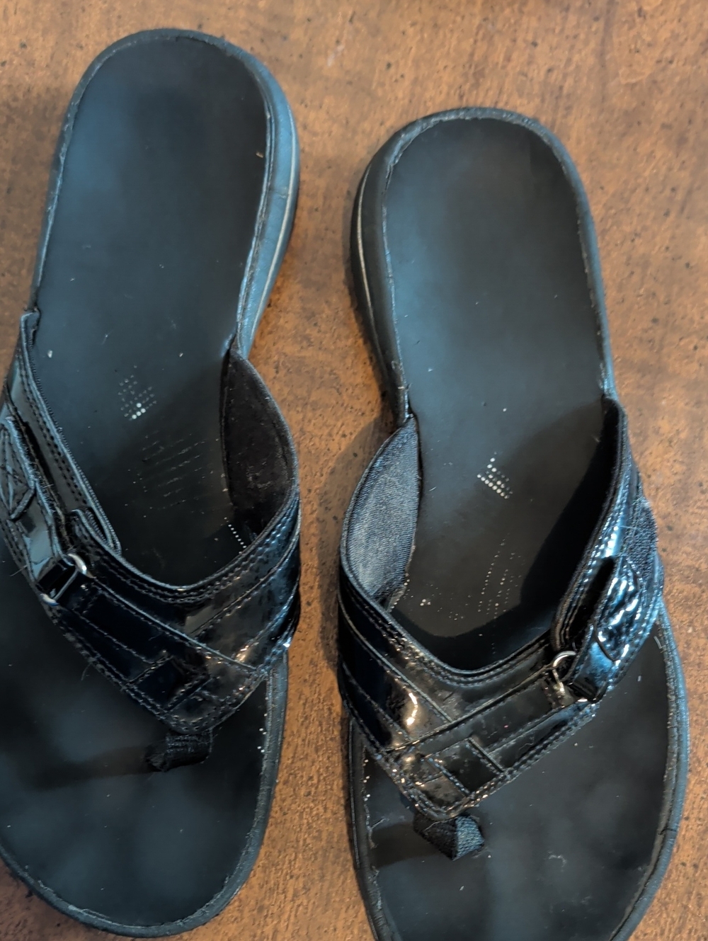 Clark's Black Patent Leather Women's Thong Sandals
